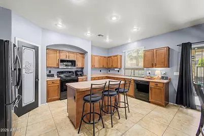 17624 W Voltaire Street, Surprise, AZ 85388 - Photo 11