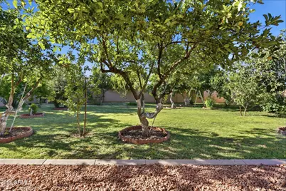 718 E Orangewood Avenue, Phoenix, AZ 85020 - Photo 37