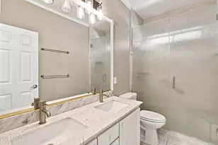 718 E Orangewood Ave, Phoenix, AZ 85020 - Photo 23