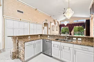 718 E Orangewood Ave, Phoenix, AZ 85020 - Photo 9