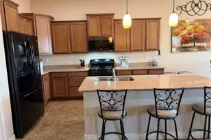 17942 W Lavender Ln, Goodyear, AZ 85338 - Photo 5