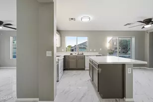 2922 W Dunbar Dr, Phoenix, AZ 85041 - Photo 39