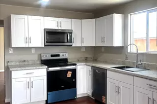 208 N Cleveland Ave, Bisbee, AZ 85603 - Photo 1
