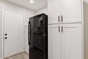 840 E Turney Ave, Phoenix, AZ 85014 - Photo 9