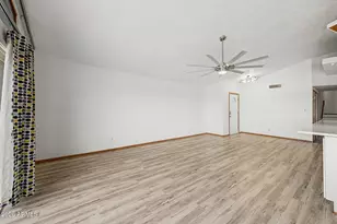 306 W Camino Vista, Phoenix, AZ 85021 - Photo 15