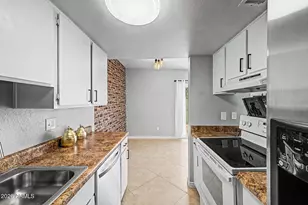 803 E Cochise Dr, Phoenix, AZ 85020 - Photo 5