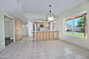 846 E Village Cir Dr N, Phoenix, AZ 85022 - Photo 9