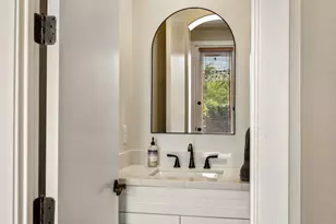 9572 E Mountain Spring Rd, Scottsdale, AZ 85255 - Photo 17
