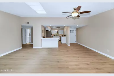 10433 W Oakmont Drive, Sun City, AZ 85351 - Photo 7