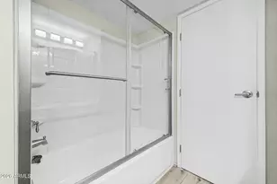 1601 W Sunnyside Dr, Phoenix, AZ 85029 - Photo 15