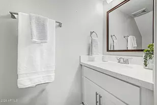 1601 W Sunnyside Dr, Phoenix, AZ 85029 - Photo 13