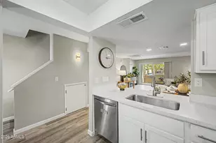 1601 W Sunnyside Dr, Phoenix, AZ 85029 - Photo 11