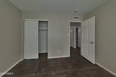 7805 W Cora Lane, Phoenix, AZ 85033 - Photo 11
