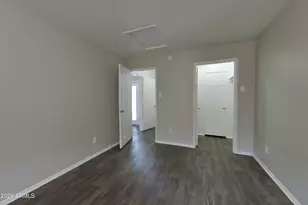 7805 W Cora Ln, Phoenix, AZ 85033 - Photo 15