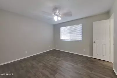 7805 W Cora Lane, Phoenix, AZ 85033 - Photo 9
