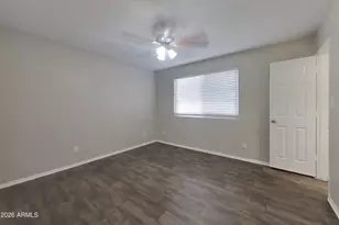 7805 W Cora Ln, Phoenix, AZ 85033 - Photo 9