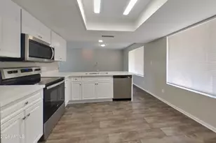 7805 W Cora Ln, Phoenix, AZ 85033 - Photo 7