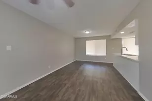 7805 W Cora Ln, Phoenix, AZ 85033 - Photo 5