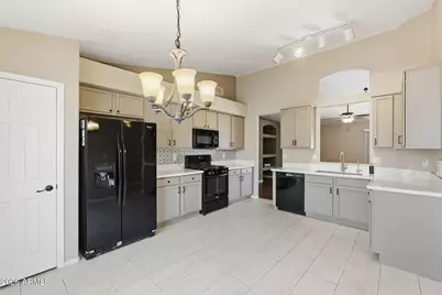 207 E Devon Drive, Gilbert, AZ 85296 - Photo 9