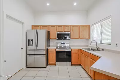 7993 W Zoe Ella Way, Peoria, AZ 85382 - Photo 5