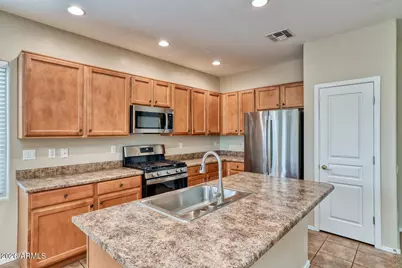844 E Indian Wells Place, Chandler, AZ 85249 - Photo 11