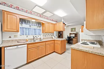 10254 W El Dorado Drive, Sun City, AZ 85351 - Photo 13