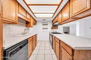 3472 E Sharon Dr, Phoenix, AZ 85032 - Photo 9