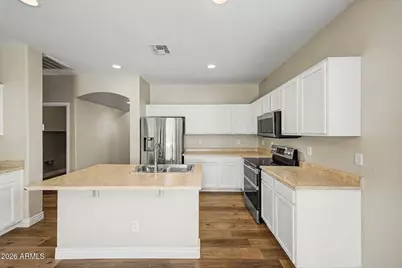 17007 W Southampton Road, Surprise, AZ 85374 - Photo 7