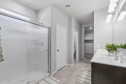 18633 W Desert Hollow Drive, Wittmann, AZ 85361 - Photo 17