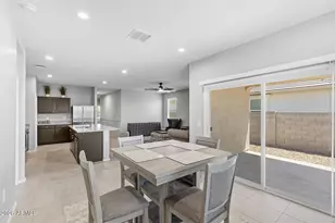 18633 W Desert Holw Dr, Wittmann, AZ 85361 - Photo 11