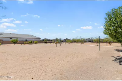 18633 W Desert Hollow Drive, Wittmann, AZ 85361 - Photo 33