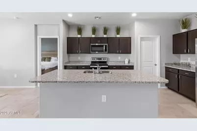 18633 W Desert Hollow Drive, Wittmann, AZ 85361 - Photo 7