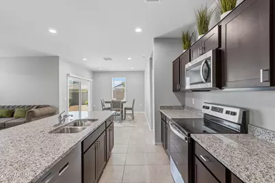 18633 W Desert Hollow Drive, Wittmann, AZ 85361 - Photo 9