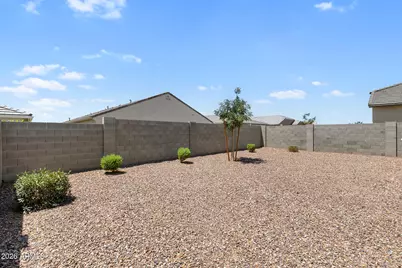 18633 W Desert Hollow Drive, Wittmann, AZ 85361 - Photo 21