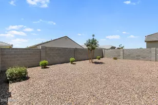 18633 W Desert Holw Dr, Wittmann, AZ 85361 - Photo 21