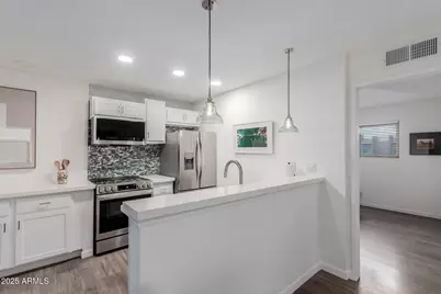 5525 E Thomas Road #M12, Phoenix, AZ 85018 - Photo 11