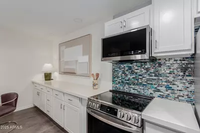 5525 E Thomas Road #M12, Phoenix, AZ 85018 - Photo 3
