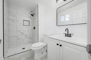 7254 W Wolf St, Phoenix, AZ 85033 - Photo 13