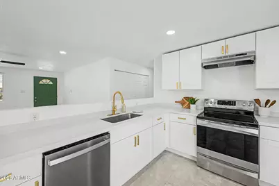 7254 W Wolf Street, Phoenix, AZ 85033 - Photo 9