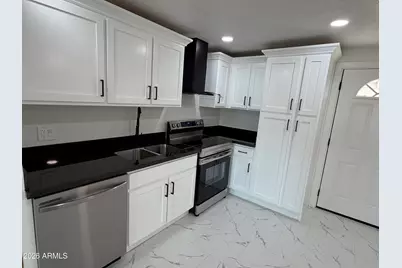 7426 W Holly Street, Phoenix, AZ 85035 - Photo 5