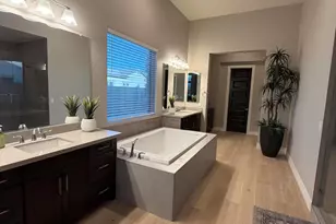 9237 W Parkside Ln, Peoria, AZ 85383 - Photo 69