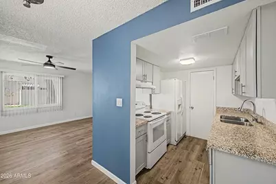 5204 N 42nd Drive, Phoenix, AZ 85019 - Photo 9