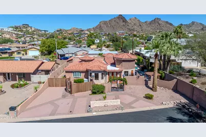 1450 E Royal Palm Road, Phoenix, AZ 85020 - Photo 1