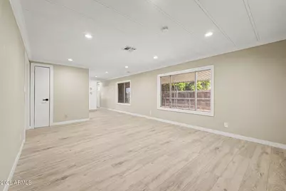 952 S Esperanza Avenue, Mesa, AZ 85208 - Photo 9
