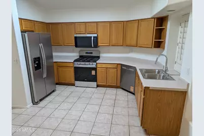 8918 W Paradise Lane, Peoria, AZ 85382 - Photo 7