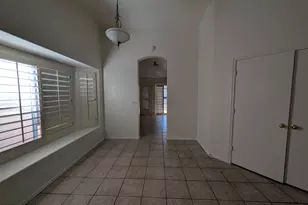 8918 W Paradise Ln, Peoria, AZ 85382 - Photo 3