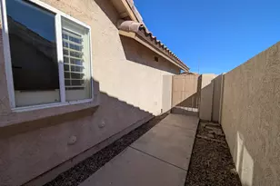 8918 W Paradise Ln, Peoria, AZ 85382 - Photo 21