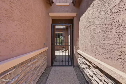 1328 W Cavedale Drive, Phoenix, AZ 85085 - Photo 9