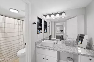3825 E Camelback Road E, Phoenix, AZ 85018 - Photo 15
