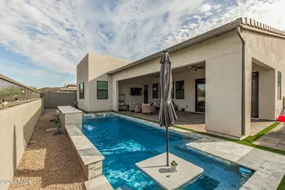 712 E Buist Avenue, Phoenix, AZ 85042 - Photo 9